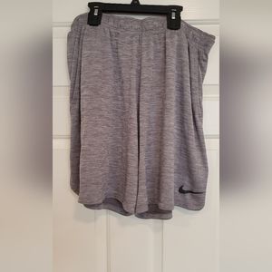 Nike athletic shorts size 2xl. Gray with pockets.
